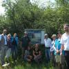 Scouts sollen die Besucherströme im Naturschutzgebiet Kissinger Heide lenken. Kissings Bürgermeister Reinhard Gürtner (links) begrüßte Beteiligte bei dem Projekt.  
﻿