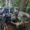 Völlig zertrümmert wurde dieses Auto durch den Aufprall auf einen Baum nahe Heidmersbrunn.