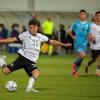 Sidney Raebiger (l.) war auffälligster Braunchweiger im Testspiel gegen Hansa Rostock.