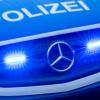 Die Polizei aus Zusmarshausen berichtet von einem 21-jährigen Zweiradfahrer, der bei einem Unfall in Gabelbach verletzt wurde.