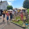 Auf dem Handwerkermarkt in Nordendorf konnten die Menschen nicht nur handgemachte Waren in einer unglaublichen Vielfalt kaufen, sondern sogar selbst etwas töpfern.