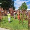 Auf dem Handwerkermarkt in Nordendorf konnten die Menschen nicht nur handgemachte Waren in einer unglaublichen Vielfalt kaufen, sondern sogar selbst etwas töpfern.