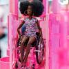 Mittlerweile gibt es auch eine Barbie im Rollstuhl (Archivbild).