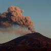 Rauch steigt aus dem Vulkan Ätna auf. Dieses Bild stammt von 2021.