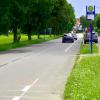 Die Radfahrstreifen in der Wertachstraße sind jetzt aufgemalt. Sie sollen Radfahrenden ein besseres Sicherheitsgefühl geben. Gleichzeitig ist das Parken am Straßenrand nur noch in den Parkbuchten erlaubt.