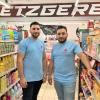 Die Brüder Ferhat und Murat (rechts) Kalemci betreiben den neuen Supermarkt in Lauingen.