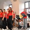Eines der Highlights beim Sommerkonzert der Maria-Ward-Realschule: Die Akteure der Schulband erfreuten mit glanzvoll dargebotener Popmusik. 