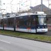 Eine Straßenbahn in Jena: Am Freitag wurden bei einem Unfall mehrere Personen verletzt.