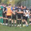 Jubelkreis: Die Spieler des VfL Ecknach feiern ihren Sieg im Eröffnungsspiel der Bezirksliga Nord gegen den SC Griesbeckerzell. 