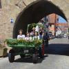 Bei strahlendem Sonnenschein haben die Besucherinnen und Besucher der Jakobi-Kirchweih Schlepper und Oldtimer aus verschiedenen Jahrzehnten begutachtet.