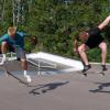 Leon Dumitrascu (links) und Julian Karl sind begeisterte Skater und verfolgend ie junge olympische Sportart sehr genau. Vielleicht sind ja ein paar Tricks zum Nachmachen dabei.