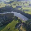 Der Windachspeicher ist nicht nur ein Hochwasserrückhaltebecken, sondern auch ein beliebter Badesee.