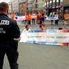 
Bei einer „ungehorsamen Versammlung“ haben Aktivisten der „Letzten Generation“ am Samstag in Augsburg die Karlstraße blockiert.