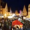 Es wurde voll in der Aichacher Innenstadt. Ein Blick am Samstagabend vom Rathaus auf dem Unteren Stadtplatz.