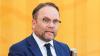 Nach einer Protestaktion, bei der Umweltaktivisten das Wasser der Wasserspiele im Bergpark Wilhelmshöhe grün eingefärbt haben, äußert Hessens Kulturminister Timon Gremmels (SPD) deutliche Kritik.