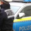 Die Polizei in Augsburg ermittelt wegen diverser Delikte gegen einen 30 Jahre altenn Mann.