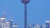 Der Frankfurter Fernsehturm ist eines der Wahrzeichen der Mainmetropole. Der Frankfurter Fernsehturm ist eines der Wahrzeichen der Mainmetropole.