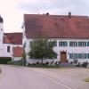 Dieses Bauernhaus in Holzburg (hier eine Aufnahme von 2001) bei Ried ist das Erste, das der Landkreis 1985 im Zuge des Bauernhaus-Programms gefördert hat.