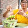 Frisch und lecker: Ein Salat ist an heißen Tagen genau das Richtige.