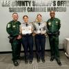 Emily und Kimberly Böck (von links) haben erfolgreich die
Jugendpolizeiakademie in Cape Coral in Florida abgeschlossen.