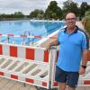 Das große Schwimmerbecken im Donauwörther Freibad ist wegen eines Schadens gesperrt. Betriebsleiter Robert Blaschek rechnet damit, dass das Becken frühestens übernächste Woche wieder benutzt werden kann.