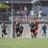 Gegen die zweite Mannschaft von Unterhaching holte der TSV Landsberg (schwarze Trikots) den ersten Punkt in der Bayernliga. Am Dienstagabend war das Team in Erlbach zu Gast.