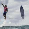 Es sieht aus, als würde Surfer Gabriel Medina in der Luft schweben