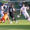 Der TSV Mindelheim (schwarze Trikots) um Torhüter Manuel Zech hatte beim Auftaktspiel in Heimertingen das Nachsehen.