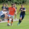 Zu den Stammspielern beim FC Günzburg zählt Enrico Kirch (links, hier im Duell mit Colin Fendt vom TSV Ziemetshausen). Nun möchte er mit seinen Kumpels den ersten Saisonsieg feiern.