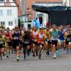 Der Start des Hauptlaufs: Auf ihn konzentrierten sich die meisten der rund 300 Anmeldungen für den Oettinger Stadtlauf 2024.