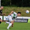 Jan-Luca Fink (rechts) hat endlich wieder den Ball fest im Visier. Rund elf Monate war der Defensivspieler des FC Gundelfingen nach einem Kreuzbandriss ausgefallen, in Dachau feierte er sein Comeback und will auch am Mittwochabend im Spitzenspiel gegen den TSV Jetzendorf ran.