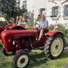 Insgesamt fünf Oldtimer-Traktoren gehören zur Sammlung von Dieter Beck. Sein ältestes Modell ist der "Porsche Standard", Baujahr 1959.