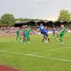 Vor fast 1000 Zuschauerinnen und Zuschauern hat der TSV Nördlingen (in Grün) das Bayernliga-Derby gegen den TSV Rain mit 4:1 für sich entschieden.