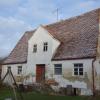 In diesem Bauernhaus in Ehekirchen-Buch war bis Ende der 80er-Jahre ein Gasthof beheimatet. Dann schloss die Wirtschaft, es wechselten die Pächter des Geländes und mit dem Anwesen ging es bergab.