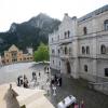 Im August finden im oberen Schlosshof von Schloss Neuschwanstein Konzerte unter freiem Himmel statt.