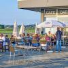 Das bietet das Restaurant "Triebwerk-Südtiroler Speckstube" am Augsburger Flughafen seinen Gästen.