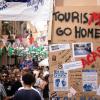 Die Botschaft an Touristen ist deutlich, auch hier bei einem Straßenfest in Barcelona.