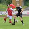 Zwei Hauptdarsteller des Kreisliga-Derbys: Thannhausens Ibrahim Capar (links) sah nach 27 Minuten die Rote Karte, Scheppachs Henry Burkert zeigte dagegen eine tadellose Leistung.