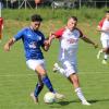 Musste mit dem SV Bertoldsheim in Langenmosen eine knappe Niederlage einstecken: Spielertrainer Philipp Stadler (rechts).