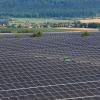 Von großen Solarparks oder neuen Windrädern sollen nicht nur Energieversorger finanziell profitieren, sondern auch betroffene Bürger und Kommunen, fordern die Grünen.