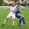 Konnten sich am ersten Spieltag beide freuen: Marco Götz von der SG Münster/Holzheim II (in Weiß) und Michael Luibl vom FC Staudheim, hier im Aufeinandertreffen der beiden Mannschaften in der vergangenen Saison.