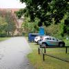 Carsharing zieht auf Schulhöfe: zwei Standplätze sind auf dem Lehrerparkplatz der Hans-Adlhoch-Schule in Pfersee freigehalten.