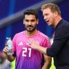 Julian Nagelsmann (l) hätte gerne weiter auf Ilkay Gündogan gesetzt.