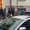 Im einem Supermarkt in München ist am Abend eine Frau von der Polizei erschossen worden, nachdem sie die Einsatzkräfte mit dem Messer attackiert haben soll.