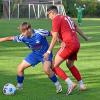 Leon Göttinger und der TSV Bobingen (links) setzten sich gegen Mike Fleps und den TSV Merching durch.