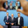 Bundeskanzler Olaf Scholz (SPD), Wirtschaftsminister Robert Habeck (Grüne) und Finanzminister Christian Lindner (FDP) machen sich gegenseitig das Leben schwer.