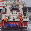 Im Hafen der sizilianischen Stadt Porticello wird nach dem Untergang der Luxusjacht «Bayesian» ein Leichensack an Land gebracht.