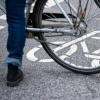 Ein Fahrradfahrer hat nach einem Unfall in Aichach falsche Personalien angegeben. 