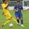 Ismail Ahmed (links) und der TSV Ustersbach konnten sich auf den letzten Drücker gegen den TSV Täfertingen (rechts Deniz Tetik) durchsetzen. 