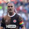 Verlängerte einen Tag vor dem Bundesliga-Comeback: St. Pauli-Kapitän Jackson Irvine.